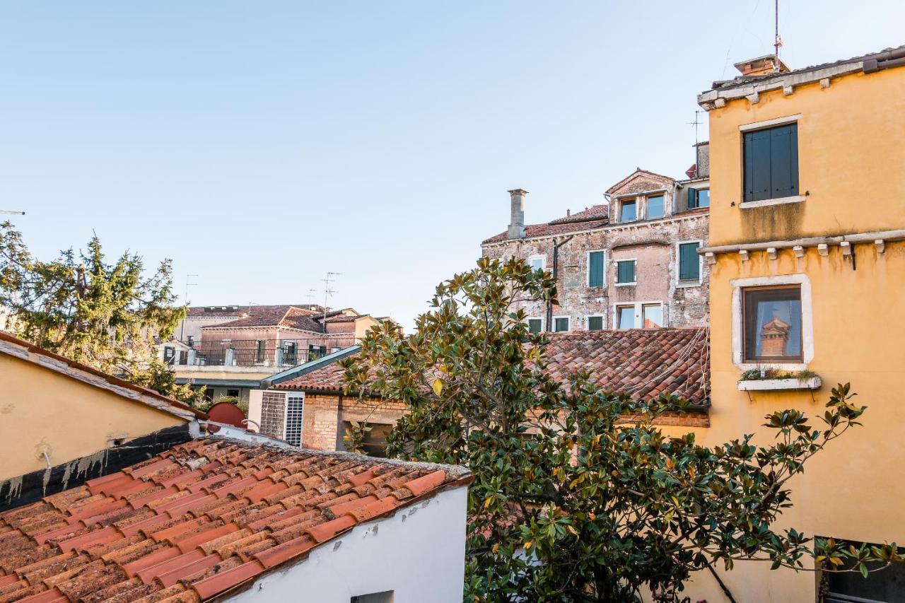 Red House Close To @Accademia Bridge Βενετία Εξωτερικό φωτογραφία